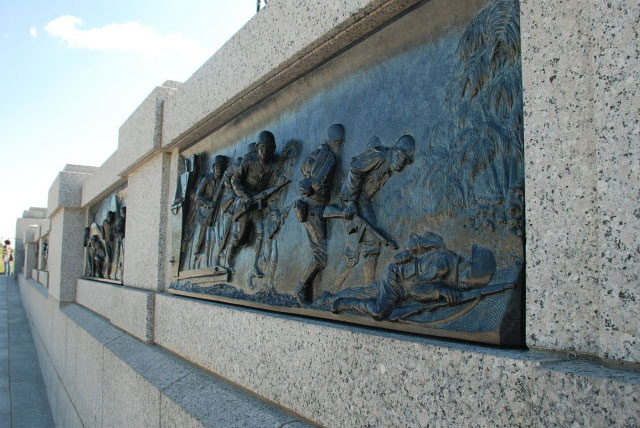 第二次世界大战纪念碑群