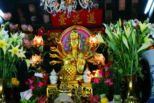 Ha Chuong Hoi Quan Pagoda