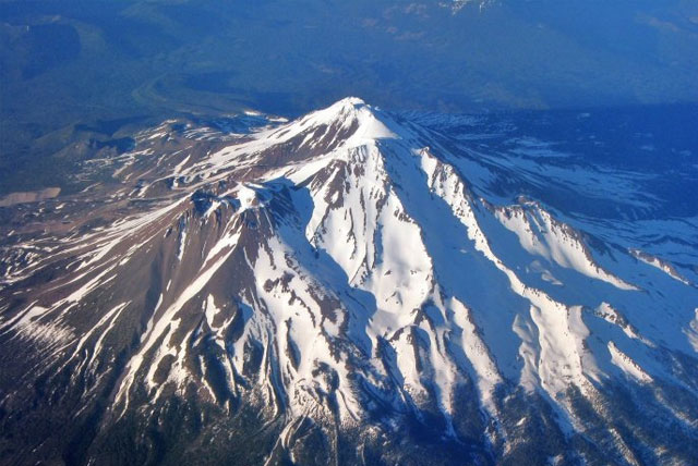 沙斯塔山