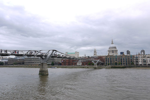 伦敦千禧桥