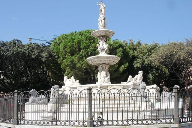 海王雕像喷泉