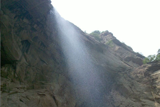 千尺珍珠瀑