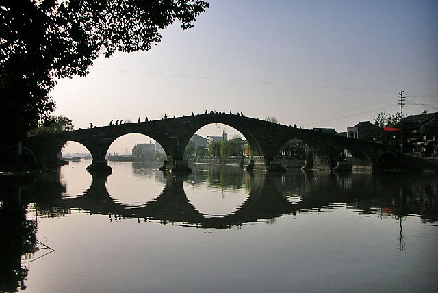 广济长桥