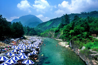 四川虹口：美轮美奂的生态旅游景区