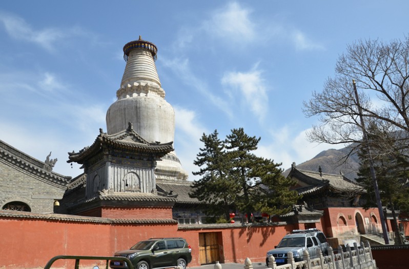 五台山白塔