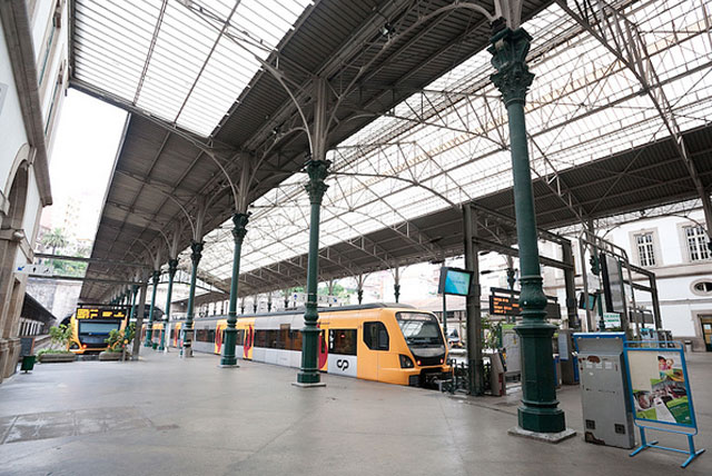 圣本笃车站图片