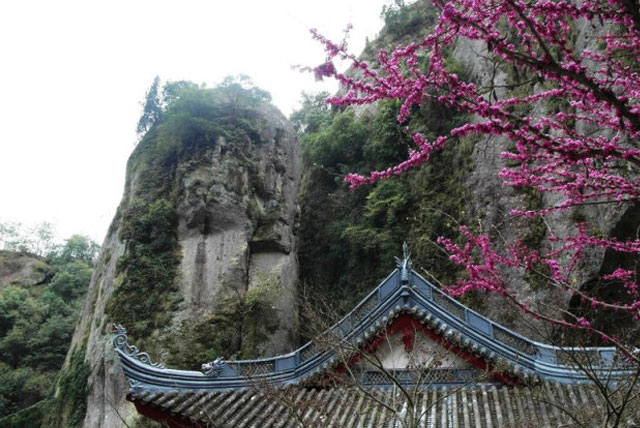 天台岩寺图片