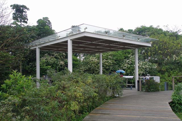 香港溼地公園 香港溼地公園位於新界天水圍的北部,建有佔地1萬平方米