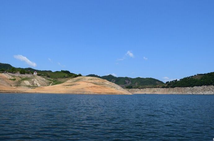 水豐湖位於遼寧丹東長甸鎮拉古哨村.